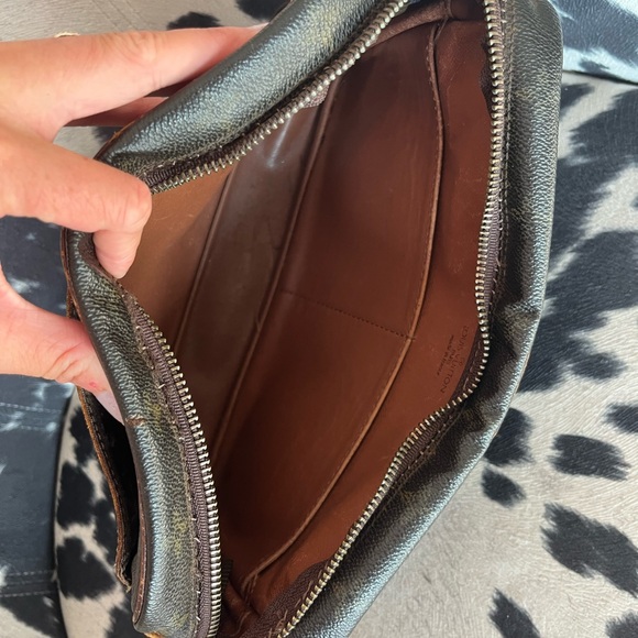 Louis Vuitton Monogram Compiegne 28 Clutch - Picture 8 of 16